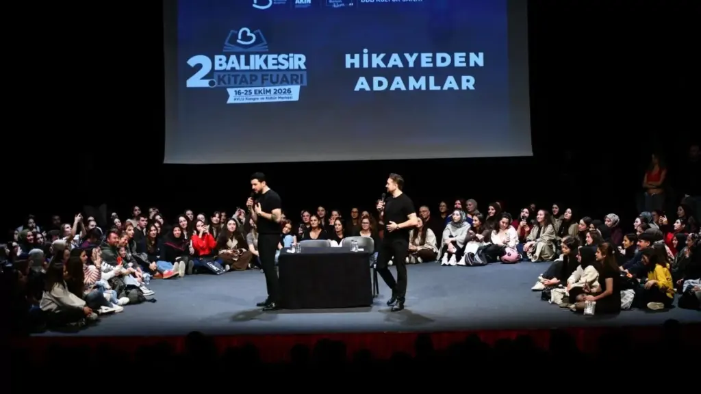 Balıkesir Kitap Fuarı'nda 'Hikâyeden Adamlar' söyleşisine yoğun ilgi