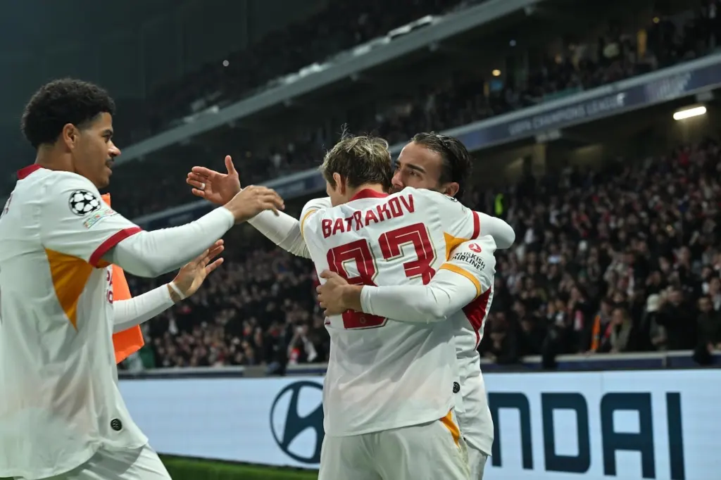 Galatasaray Fransa’da 6 gollü maçla ilk galibiyetini aldı