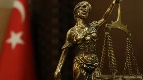 AYM’den tanık sorgulama hakkı kararı: iki suç ayrımı