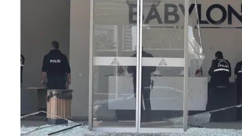 Bursa Nilüfer’de Atış Yapı satış ofisine silahlı saldırı
