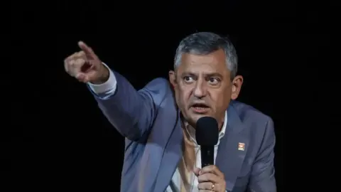 Özgür Özel’in A Haber’e ilişkin iddiası kamuoyunda tartışma başlattı