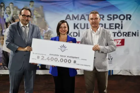 Karabağlar’da amatör spora 2,4 milyon TL nakdi destek sağlandı