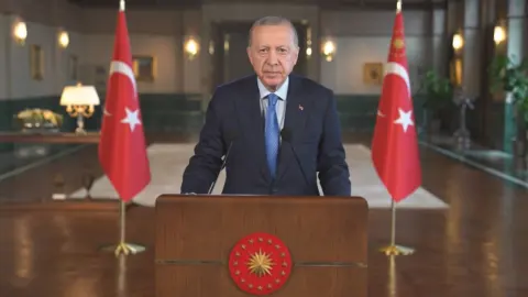 Erdoğan: Adil çözümler için arabuluculukta sorumluluk alacağız