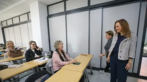 Karşıyaka 3. Yaş Üniversitesi’nde yeni dönem 60 öğrenciyle başladı