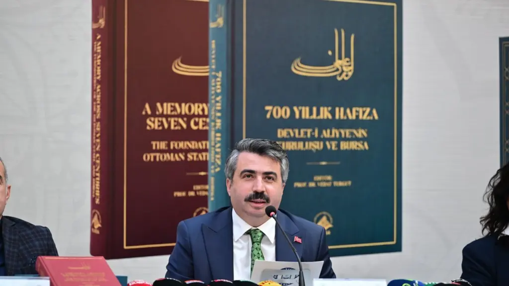 Bursa’nın 700 yıllık hafızası kitaplaştırıldı: iki cilt yayımlandı