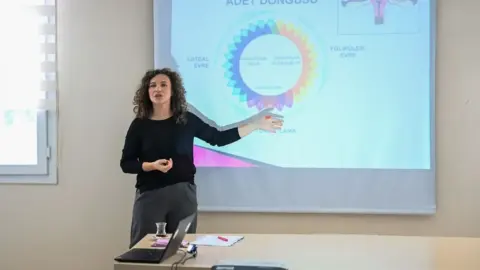 Bornova Belediyesi’nden personeline kadın sağlığı semineri düzenlendi