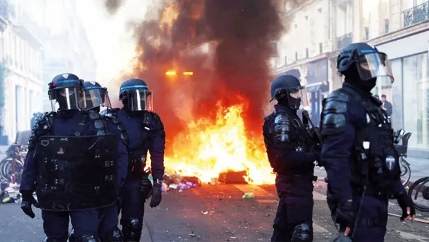 Fransa'da yeni protestolara 70 bin güvenlik gücü hazır