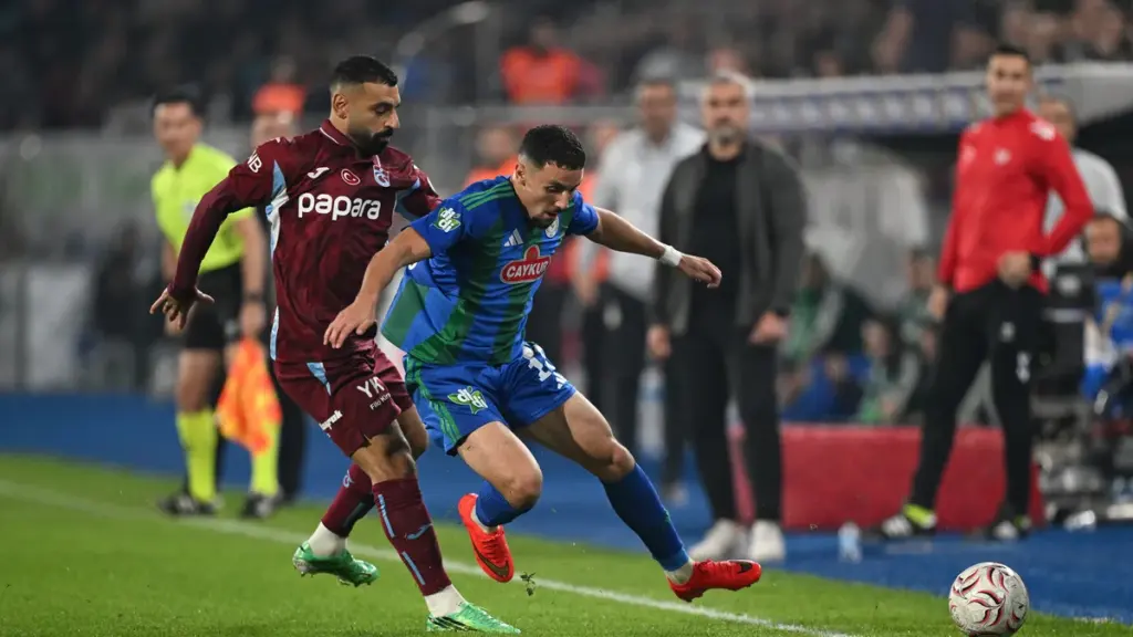 CANLI: Çaykur Rizespor - Trabzonspor maçında ilk yarı tamamlandı, gol geldi