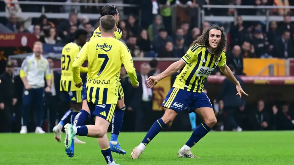 Fenerbahçe'nin gri alternatif forması TFF'ye bildirildi
