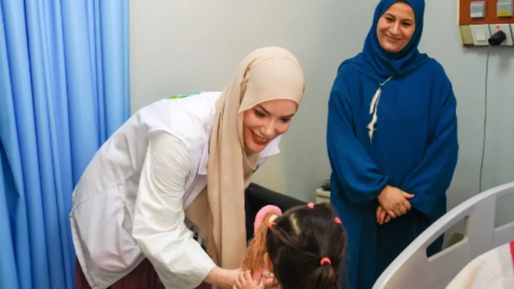 Gamze Özçelik 23 Gazze'linin ameliyat masraflarını karşıladı