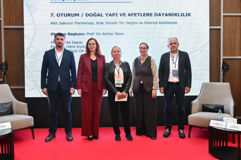 Manisa Merkez Mekânsal Gelecek sempozyumu: Tarım, kamu yararı ve kentsel planlama masaya yatırıldı