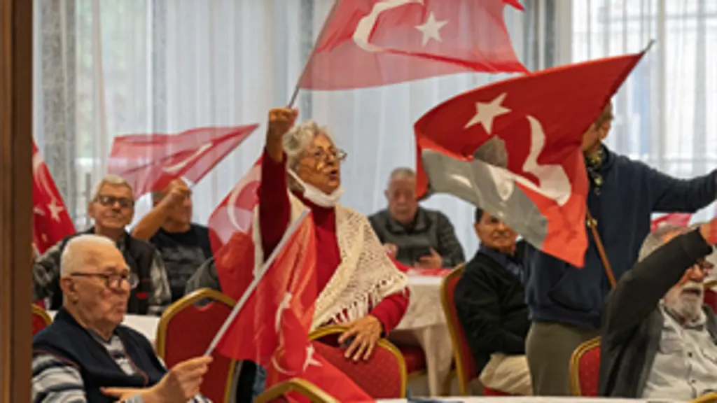İzmir Zübeyde Hanım Huzurevi'nde 29 Ekim balosu