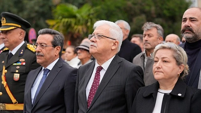 Burhaniye'de 29 Ekim Cumhuriyet Bayramı çelenk töreni yapıldı