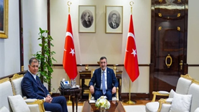 Başkan Tugay Ankara’da bakanlarla İzmir’in önceliklerini görüştü