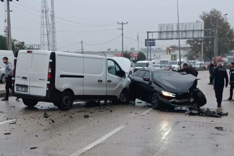Bursa'da 5 araç birbirine çarptı: Osmangazi'de zincirleme kaza