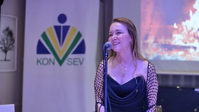 Konak’ta Cumhuriyet coşkusu çocukların geleceği için dayanışmaya dönüştü