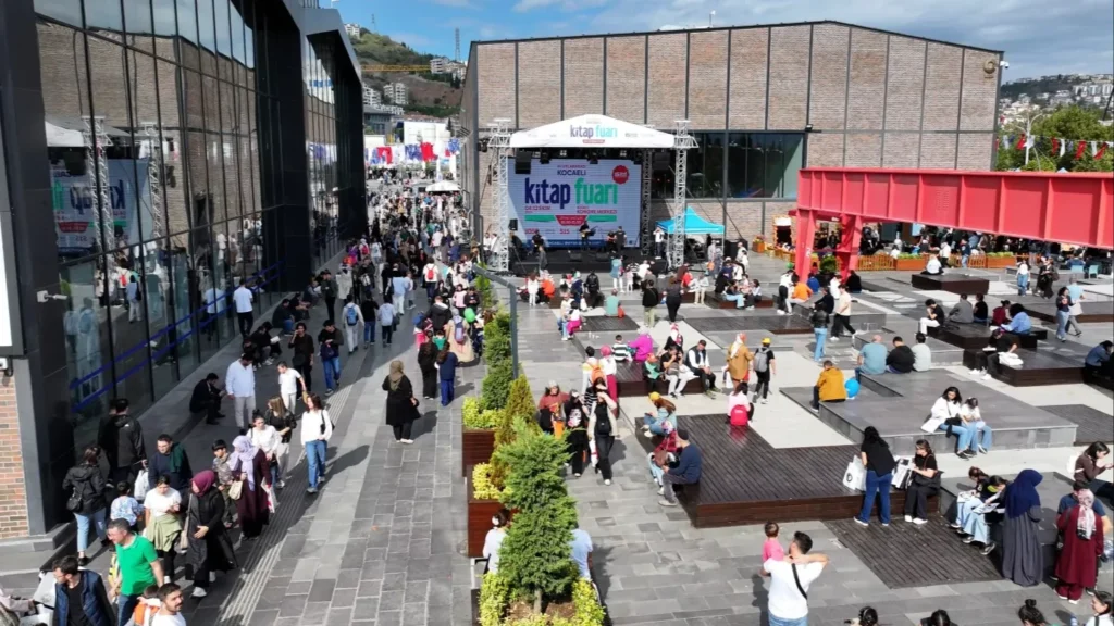 Kocaeli Kitap Fuarı'na ulaşım kolaylaştı: Ücretsiz otopark ve ring