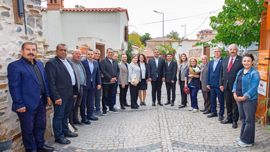 Erman Uzun, İzmir muhtarlarını Narlıdere'de ağırladı