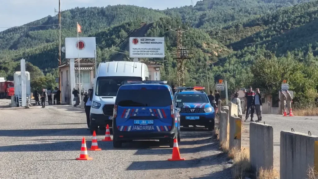Soma'da maden göçüğü: Valilik 2 işçi kurtarıldı, sendika 1 can kaybı