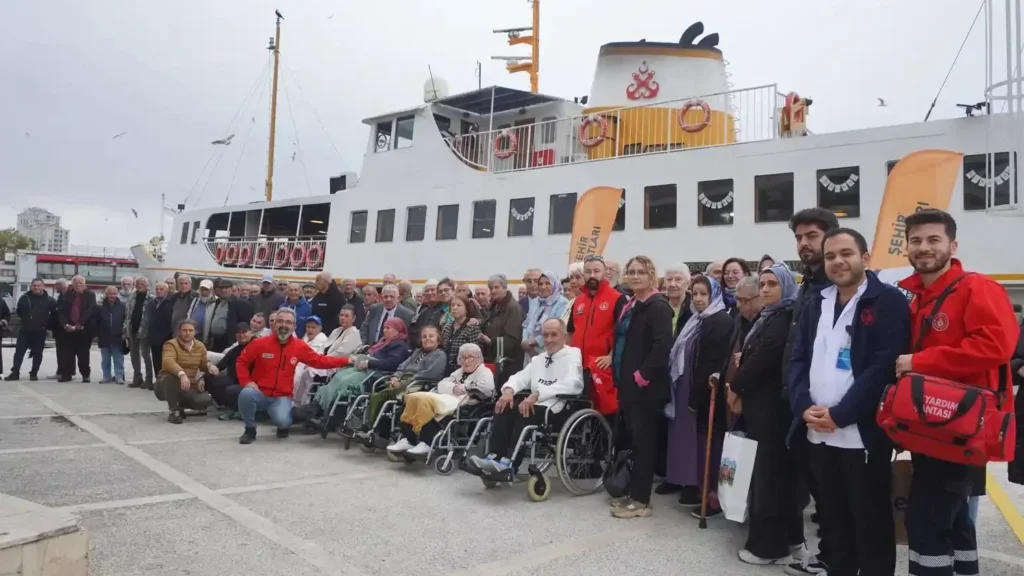 Darülaceze sakinleri 1 Ekim’de Şehir Hatları ile Boğaz turu yaptı