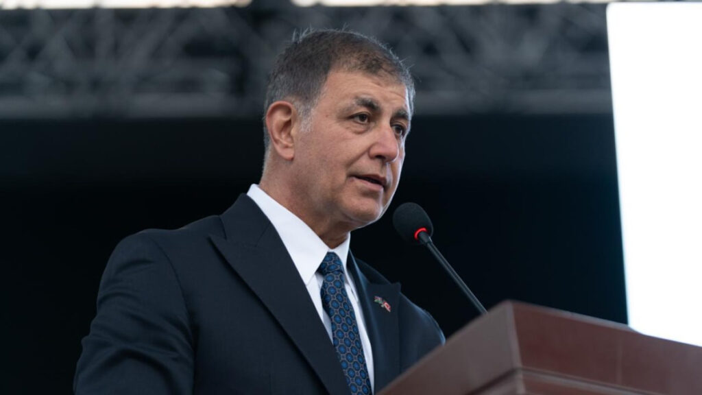 Cemil Tugay ADD Karşıyaka üyeliğini sonlandırdı