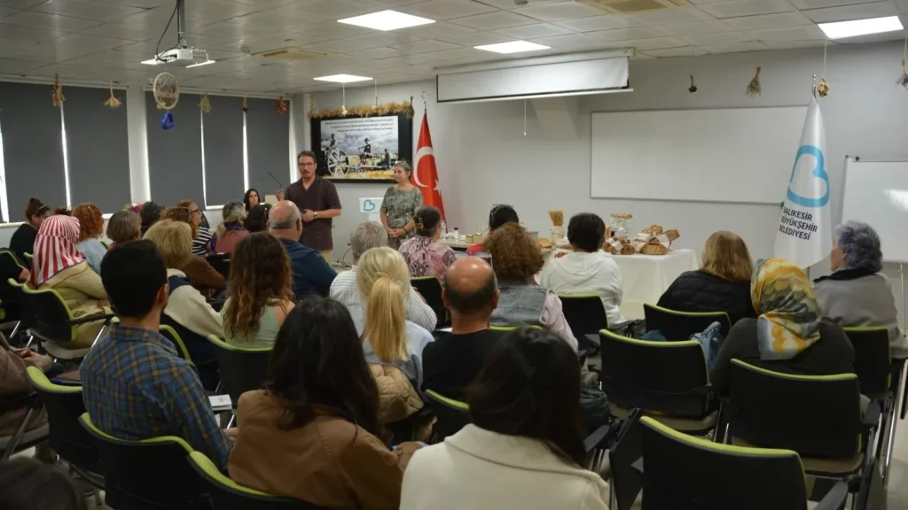 Balıkesir'de ekşi mayalı ekmek atölyesi yoğun ilgi gördü