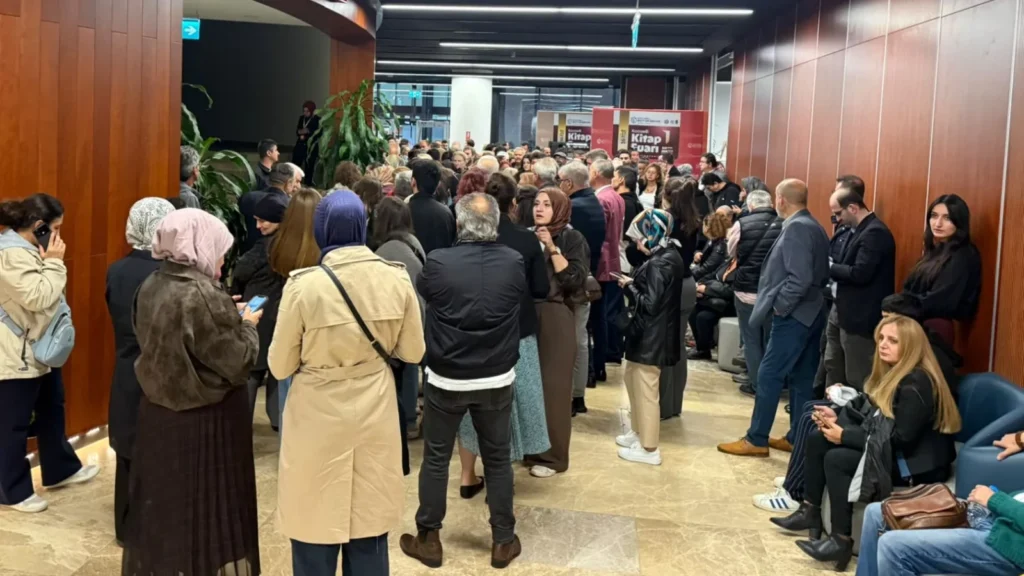 Kocaeli Kitap Fuarı 16. açıldı: Protokolden 1 milyon iddiası