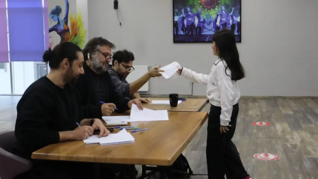 İzmit Belediyesi Sanat Akademisi'nde tiyatro seçmeleri tamamlandı