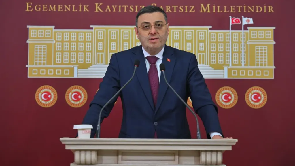 AK Parti'li Serkan Bayram fon soruşturmaları nedeniyle özür diledi