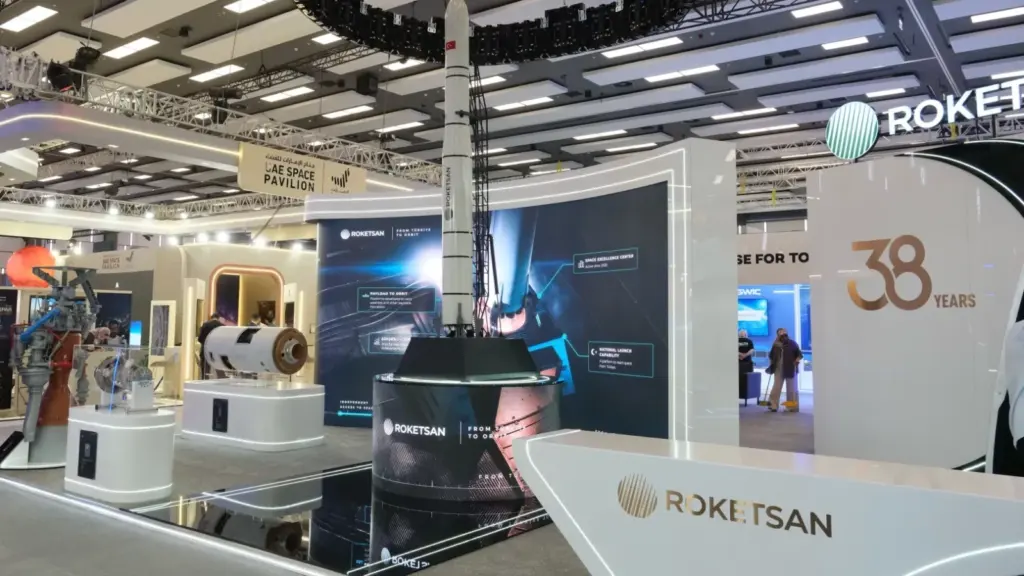 ROKETSAN IAC 2026'de Türkiye'nin uzay platformlarını sergiledi
