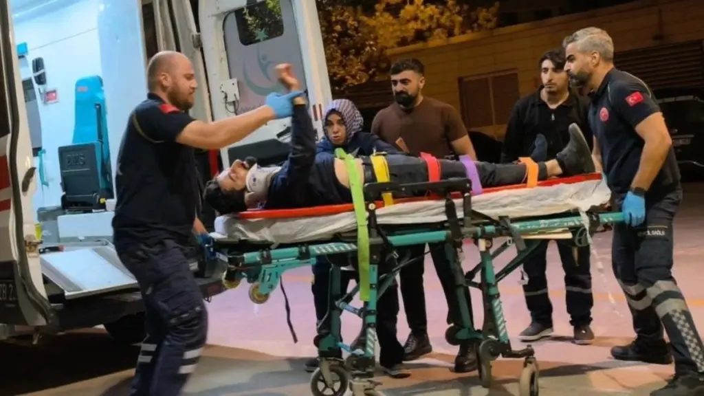 Bursa'da asansör boşluğuna düşen işçi ağır yaralandı