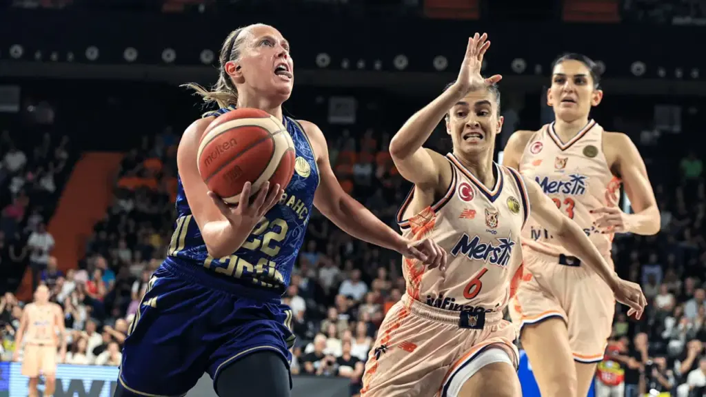 Fenerbahçe Tarfin FIBA Kadınlar Süper Kupası'nı kazandı