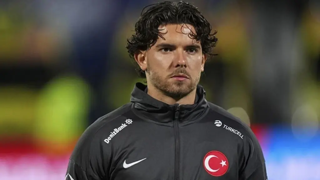 Ferdi Kadıoğlu 27. yaşını çocukluk fotoğrafıyla kutladı