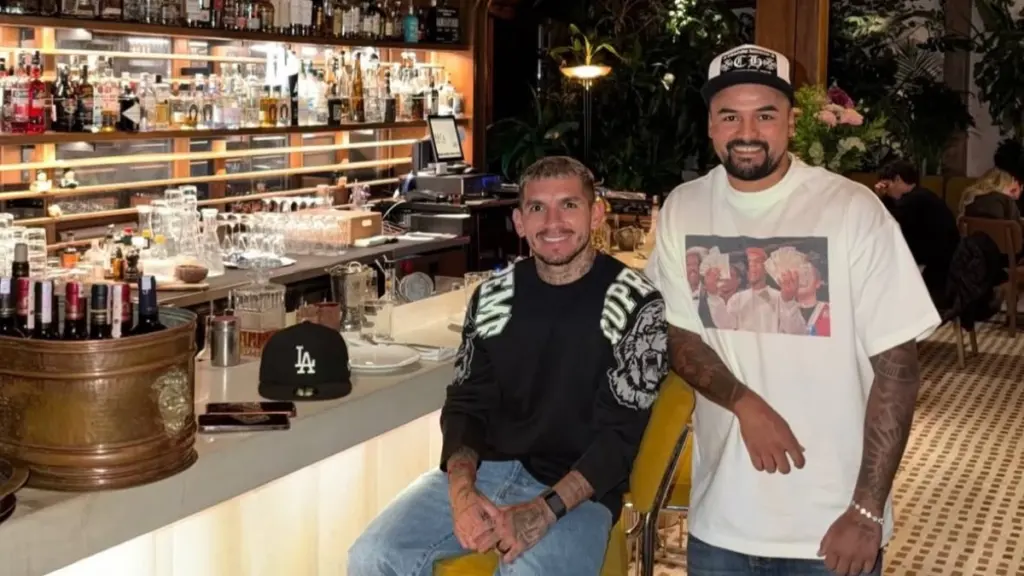 Lucas Torreira, ortak olduğu Etiler restoranından paylaşım yaptı