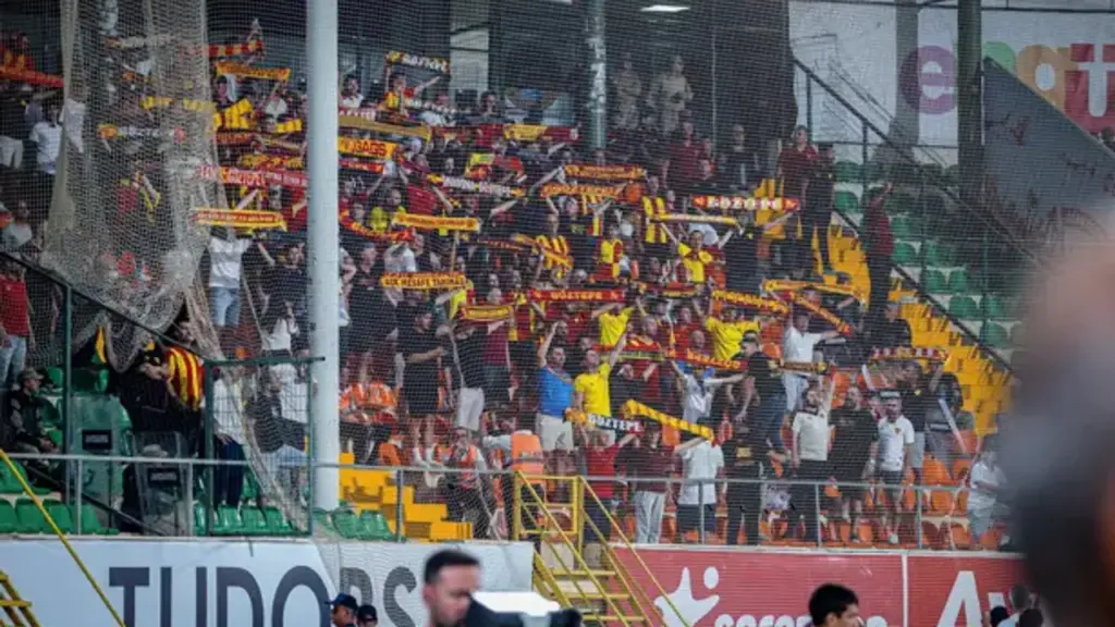 Göztepe-Eyüpspor maçında 4 bin TL misafir bileti krizi